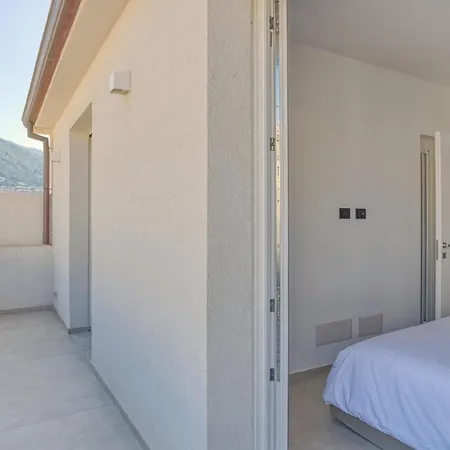 Fuer 5 Personen Ca 110 Qm In Cefalu, Sizilien Nordkueste Von Sizilien *